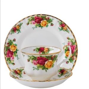 Royal Albert , Royal Dalton , old Country Roses